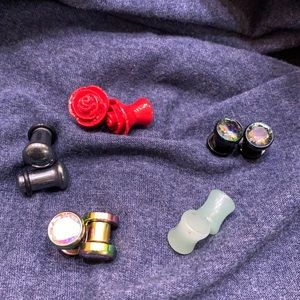 Mixed Material Size 2 Plugs